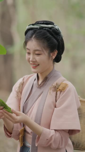 灾荒年小农女有满仓鱼肉（95集）新番短剧计划好剧分享