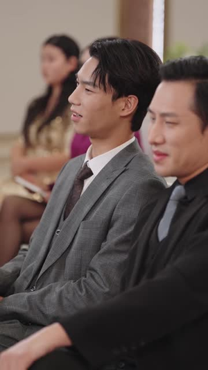 战神房东：开局女总裁上门求合租（78集）不睡觉也要看完的短剧