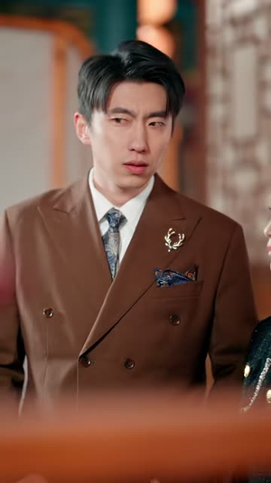 天眼鉴宝：从东莞保安开始逆袭（97集）短剧排行榜前十名