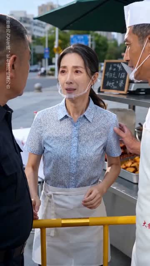 盒饭摊前的反击（30集）免费观看最新热门短剧