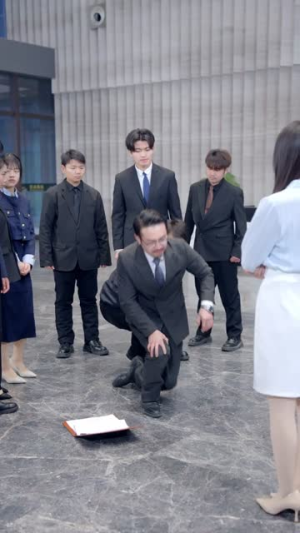 被女友背叛后，我抽卡成首富（80集）短剧全剧终合集放送